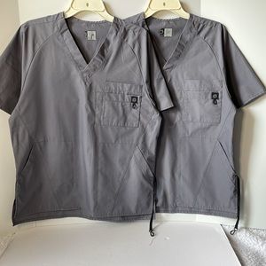 Wonderwink Men's  Small Bundle of 2  Scrub Shirts  4 pocket